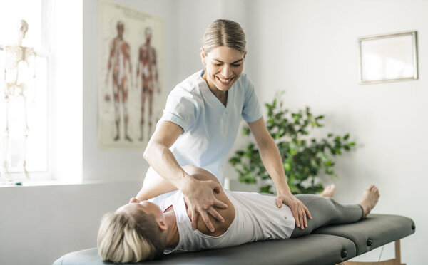 Manuelle Physiotherapie im medicos.AufSchalke - jetzt für Reha & mehr in Gelsenkirchen entscheiden!